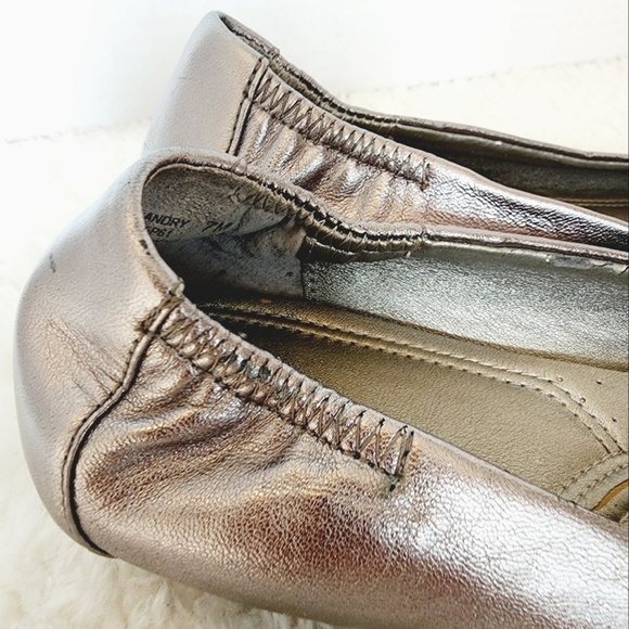 [7] Naturalizer Pewter Landry Flat - Picture 5 of 9